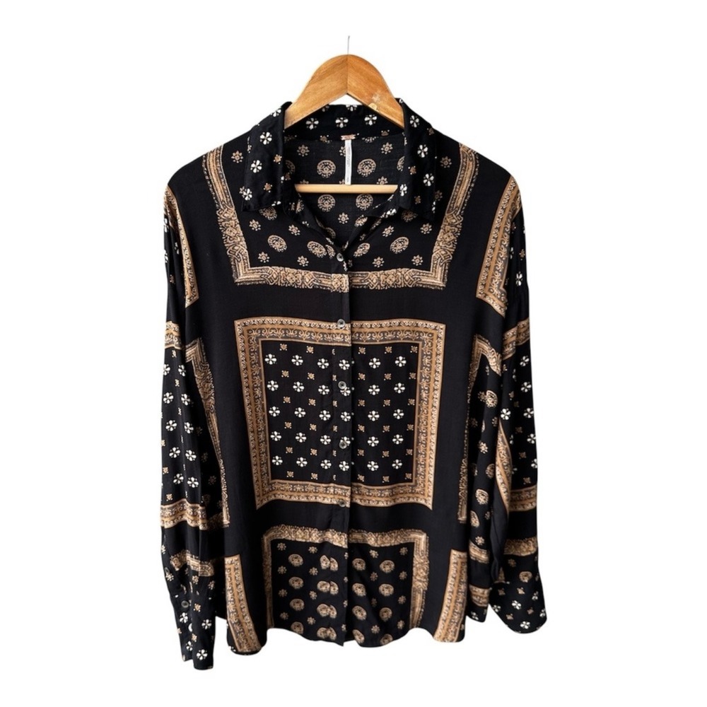 Free People Blouse Top Black Tan Bandana Print Rayon Button Down Bohemian Small